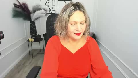 Snapshot of ninastarle chatting on 11/15/25, 04:43 ninastarle online show from 11/15/25, 04:43