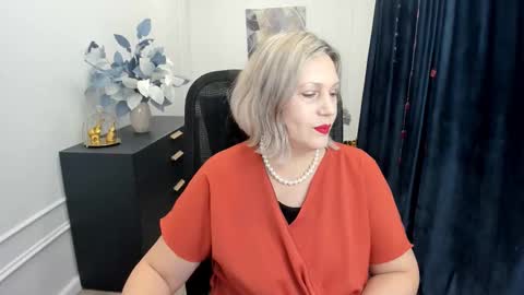 Snapshot of ninastarle chatting on 11/22/25, 05:06 ninastarle online show from 11/22/25, 05:06