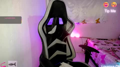 ninatinydoll1 online show from 10/12/25, 09:41