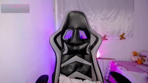 ninatinydoll1 online show from 11/13/25, 10:03