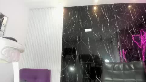 nini_beyker online show from 02/15/26, 12:14