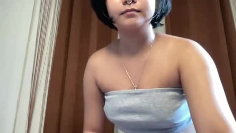 Snapshot of nini_luvskorn chatting on 05/13/26, 11:00 nini_luvskorn online show from 05/13/26, 11:00
