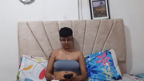 nini_smith online show from 04/23/26, 05:48