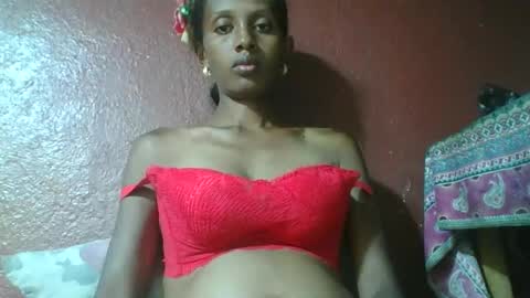 Snapshot of ninie246746 chatting on 01/15/25, 12:04 ninie246746 online show from 01/15/25, 12:04