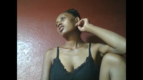 Snapshot of ninie246746 chatting on 01/21/25, 04:43 ninie246746 online show from 01/21/25, 04:43