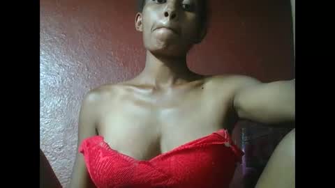 Snapshot of ninie246746 chatting on 01/25/25, 01:41 ninie246746 online show from 01/25/25, 01:41