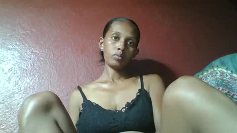 Snapshot of ninie246746 chatting on 02/14/25, 02:33 ninie246746 online show from 02/14/25, 02:33