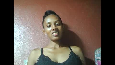 Snapshot of ninie246746 chatting on 02/15/25, 06:02 ninie246746 online show from 02/15/25, 06:02