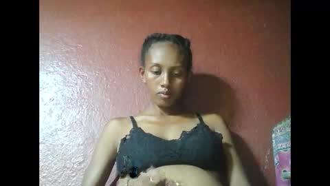 Snapshot of ninie246746 chatting on 02/17/25, 04:42 ninie246746 online show from 02/17/25, 04:42