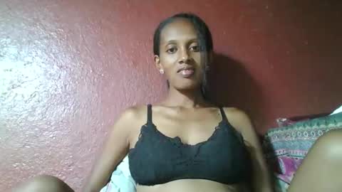 Snapshot of ninie246746 chatting on 02/20/25, 02:24 ninie246746 online show from 02/20/25, 02:24