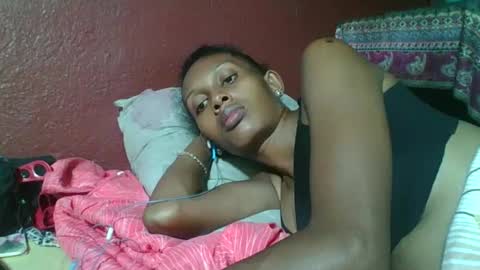 Snapshot of ninie246746 chatting on 02/25/25, 07:03 ninie246746 online show from 02/25/25, 07:03