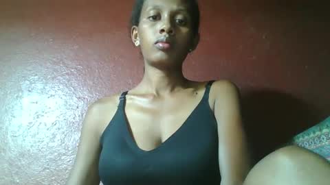 Snapshot of ninie246746 chatting on 02/27/25, 03:26 ninie246746 online show from 02/27/25, 03:26