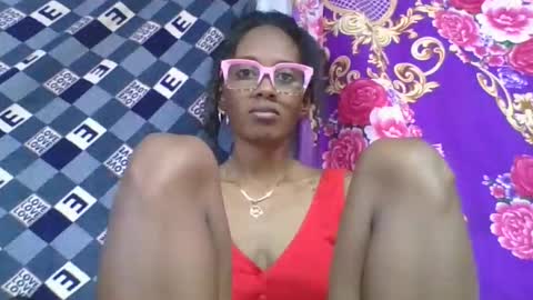 ninie246746 online show from 04/17/26, 06:44