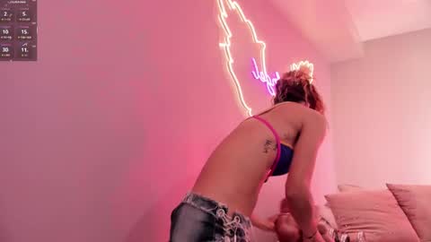 Ninna  online show from 10/28/25, 04:09