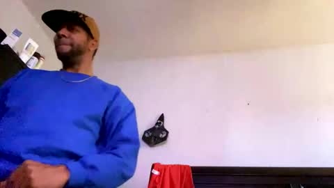 Snapshot of ninolindo919 chatting on 10/10/25, 03:22 ninolindo919 online show from 10/10/25, 03:22