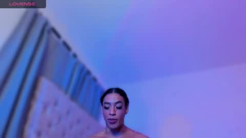 Ninon Beart online show from 05/15/26, 11:56