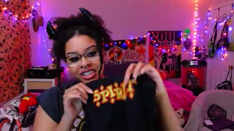 kiwi online show from 10/14/25, 04:46