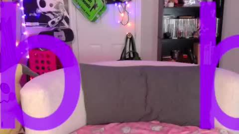 kiwi online show from 11/22/25, 05:06