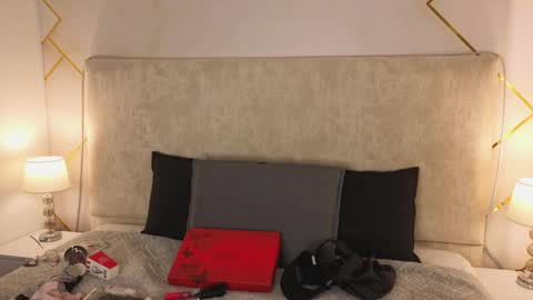 nioki_ online show from 04/04/26, 04:22