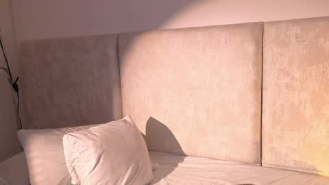 nioki_ online show from 05/01/26, 04:06