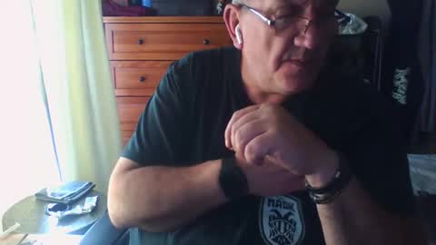 Dennis online show from 12/01/25, 04:01