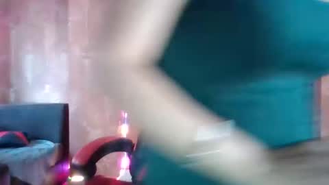 Snapshot of nisha_baby chatting on 09/10/25, 04:01 Nishu online show from 09/10/25, 04:01