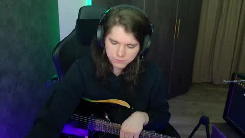 Snapshot of nitroshade chatting on 01/25/25, 02:15 nitroshade online show from 01/25/25, 02:15