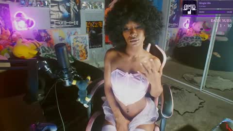 NIVIA WOLFE online show from 02/18/25, 02:16