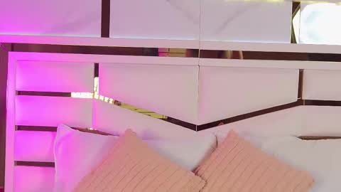 Nixx  online show from 11/22/25, 03:16