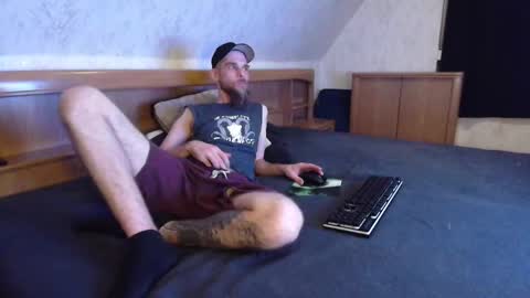 Snapshot of nixan85 chatting on 09/22/25, 09:17 nixan85 online show from 09/22/25, 09:17