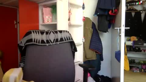 Snapshot of nixomuc chatting on 02/21/25, 01:00 nixomuc online show from 02/21/25, 01:00