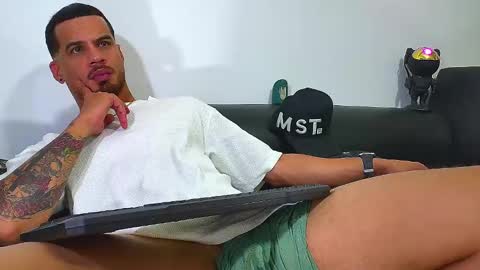 Nicolas Muscle online show from 02/19/25, 07:06