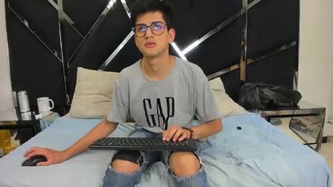 NoaandArez online show from 02/01/26, 12:20