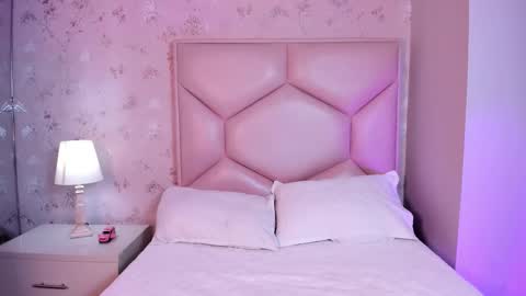   ambarsulliva  online show from 12/02/25, 11:37