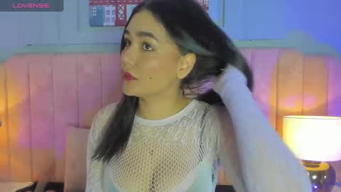 Snapshot of noa_moon chatting on 10/30/25, 11:44 Noa online show from 10/30/25, 11:44