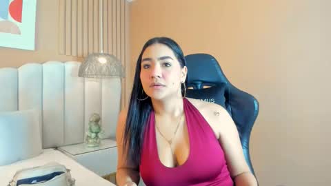 Snapshot of noa_moon chatting on 11/30/25, 02:59 Noa online show from 11/30/25, 02:59