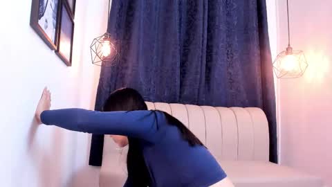 NATHALIA MORENO online show from 11/11/25, 12:16