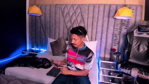 Snapshot of noaahtylor chatting on 02/28/26, 07:48 Noah online show from 02/28/26, 07:48