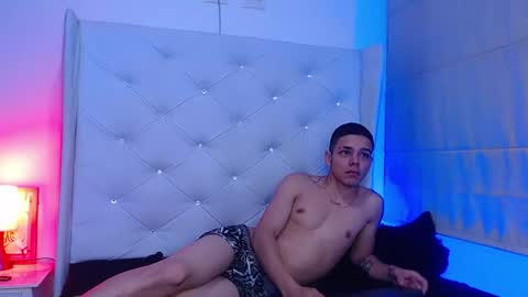 Zoe  online show from 11/23/25, 04:56