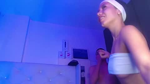 Zoe  online show from 12/05/25, 03:26