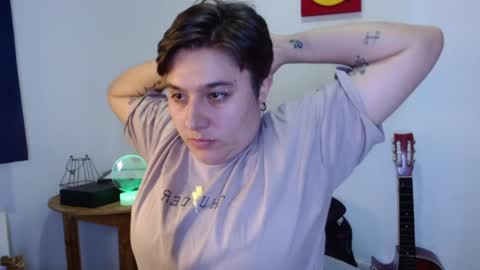 Snapshot of noah_blue7 chatting on 01/10/25, 12:06 Noah online show from 01/10/25, 12:06