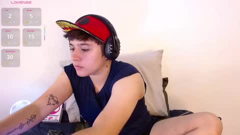 Snapshot of noah_blue7 chatting on 01/30/25, 10:41 Noah online show from 01/30/25, 10:41