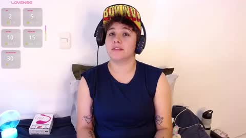 Snapshot of noah_blue7 chatting on 01/31/25, 01:43 Noah online show from 01/31/25, 01:43