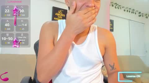 Snapshot of noah_carter66 chatting on 11/30/25, 02:26 noah online show from 11/30/25, 02:26