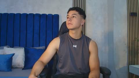 Snapshot of noah_clarkk chatting on 06/10/26, 05:45 Noah online show from 06/10/26, 05:45