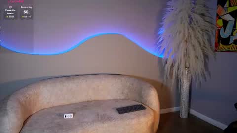 Snapshot of noah_clarkk chatting on 07/17/26, 06:02 Noah online show from 07/17/26, 06:02