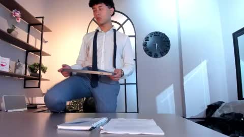 noah_dupont_ online show from 09/25/25, 07:28