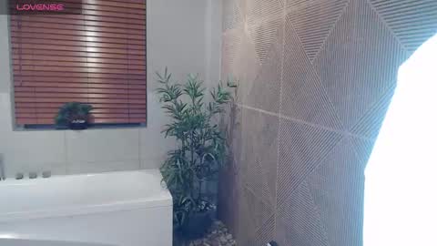 noah_dupont_ online show from 12/18/25, 11:38