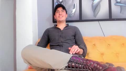 Snapshot of noah_ferrary chatting on 11/07/25, 07:25 Noah Ferrary online show from 11/07/25, 07:25