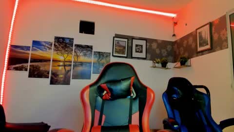 noah_flynn1 online show from 10/30/25, 04:47